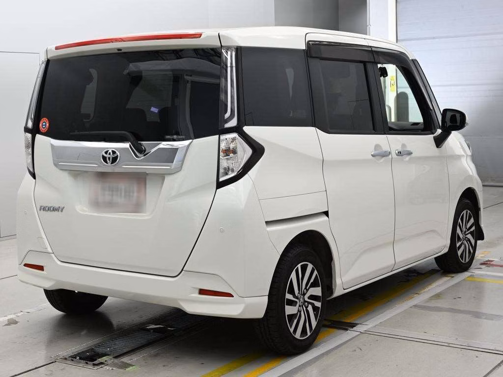 TOYOTA ROOMY
