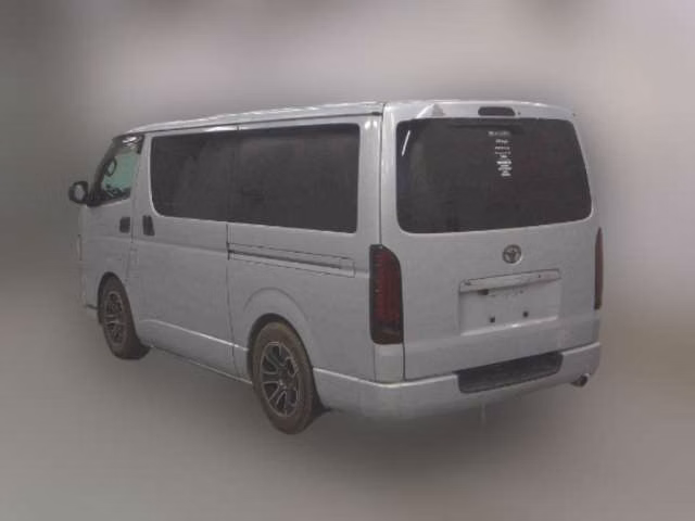 TOYOTA REGIUS ACE
