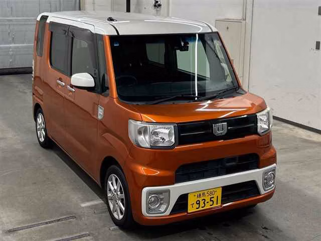 DAIHATSU WAKE