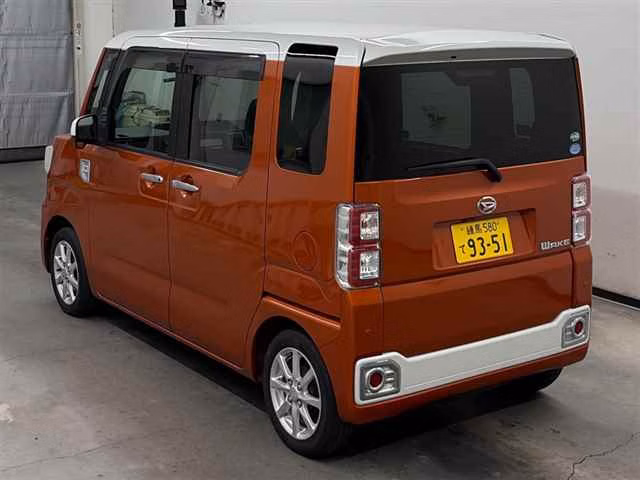 DAIHATSU WAKE