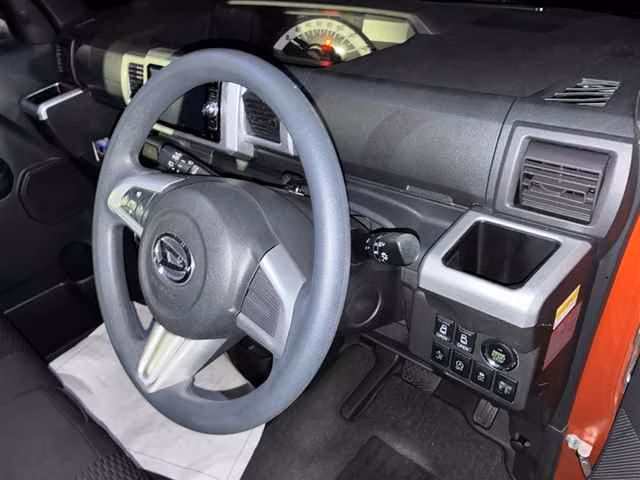 DAIHATSU WAKE