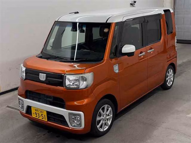 DAIHATSU WAKE