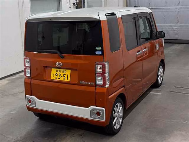 DAIHATSU WAKE