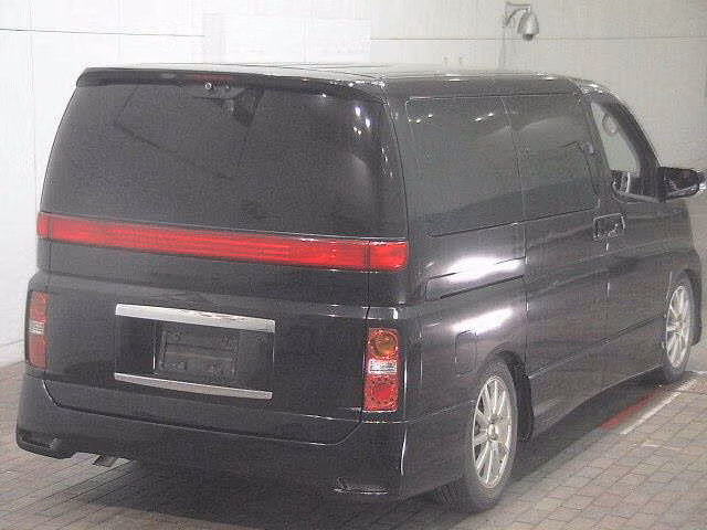 NISSAN ELGRAND