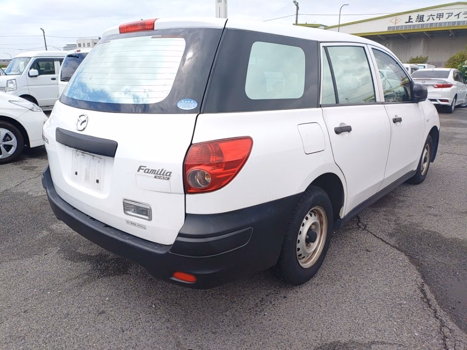 MAZDA FAMILIA