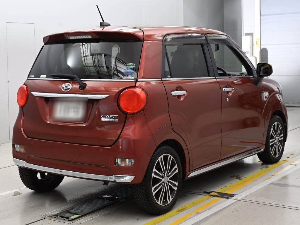 DAIHATSU CAST
