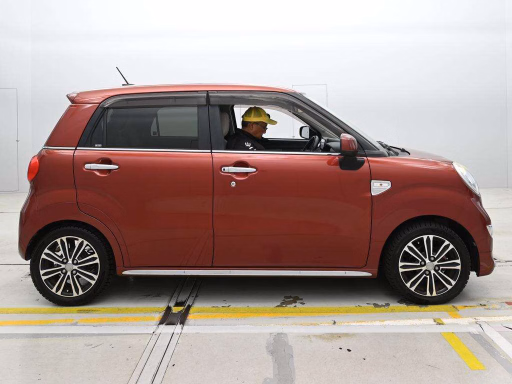 DAIHATSU CAST