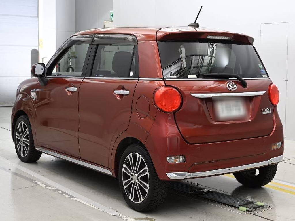 DAIHATSU CAST