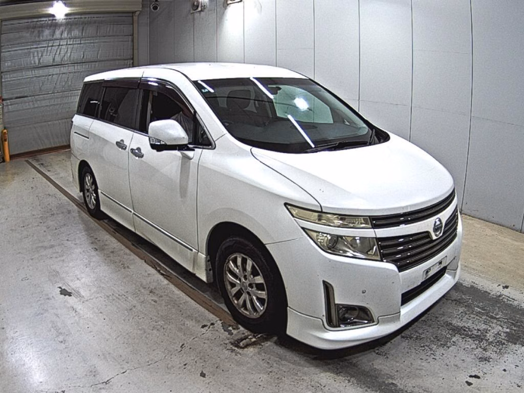 NISSAN ELGRAND