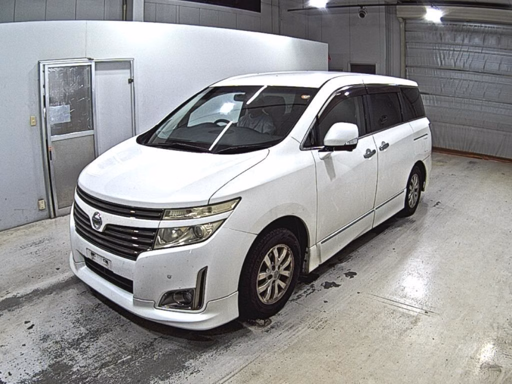 NISSAN ELGRAND
