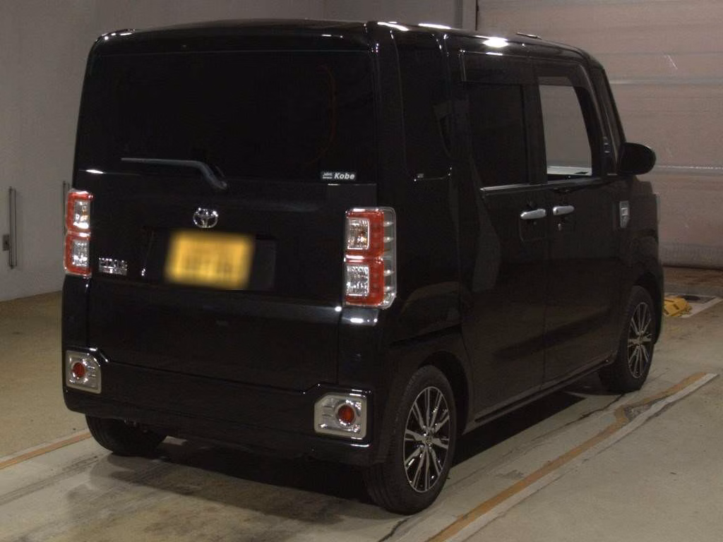 TOYOTA PIXIS MEGA
