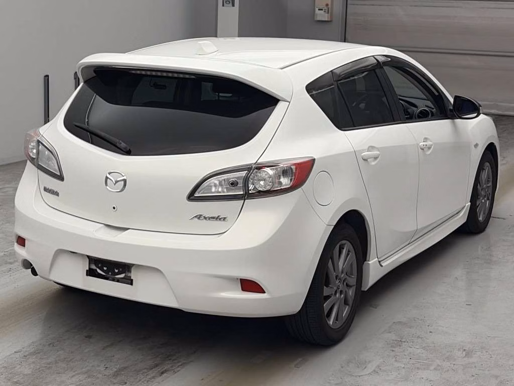 MAZDA AXELA