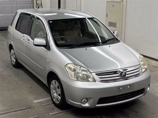 TOYOTA RAUM