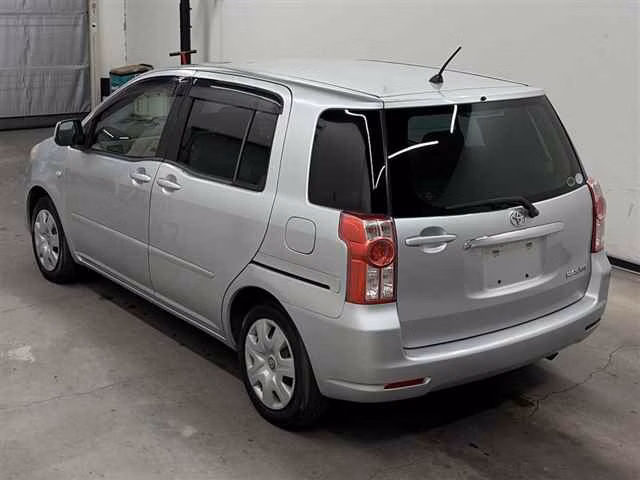 TOYOTA RAUM