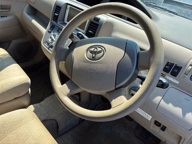 TOYOTA RAUM