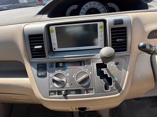 TOYOTA RAUM