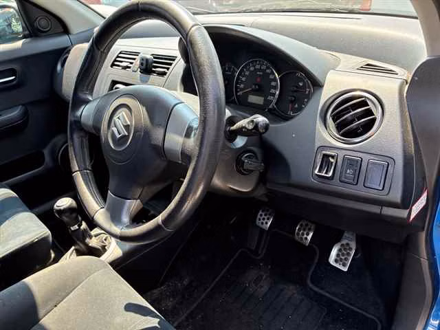 SUZUKI SWIFT