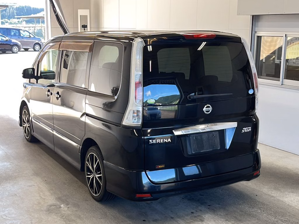 NISSAN SERENA