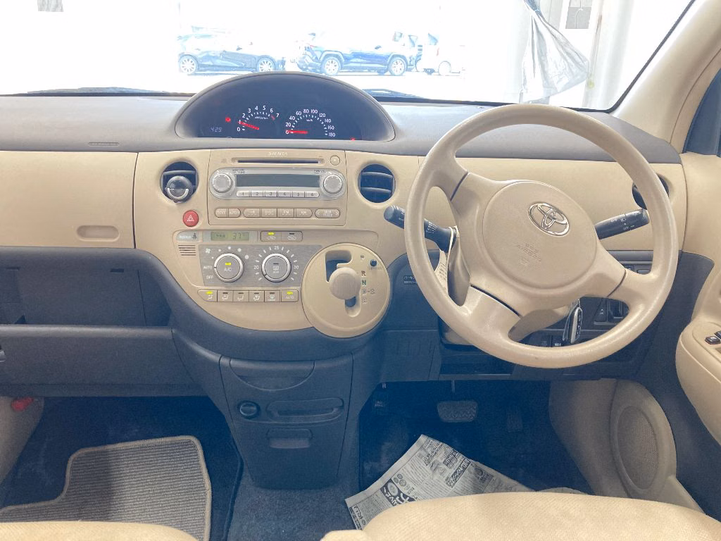 TOYOTA SIENTA