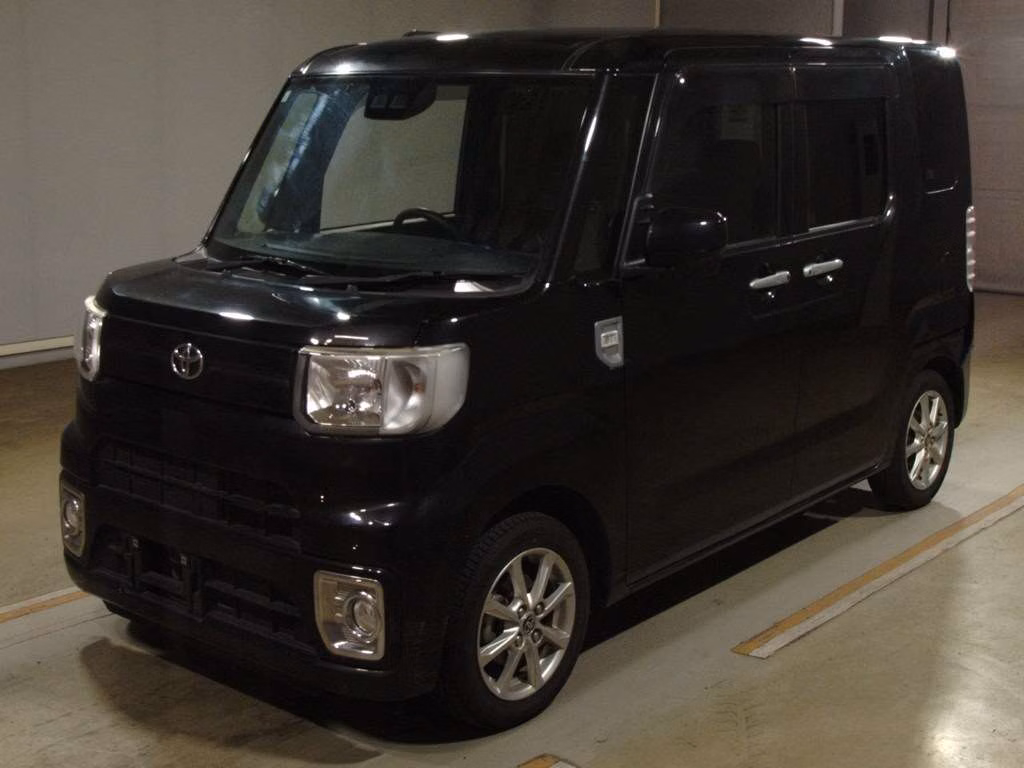 TOYOTA PIXIS MEGA
