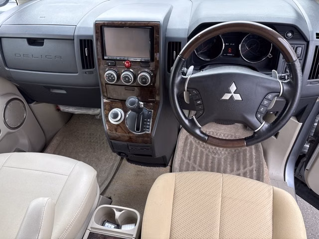 MITSUBISHI DELICA D:5