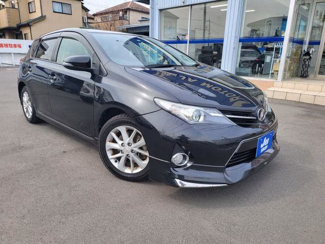 TOYOTA AURIS