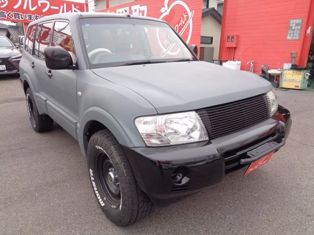 MITSUBISHI PAJERO