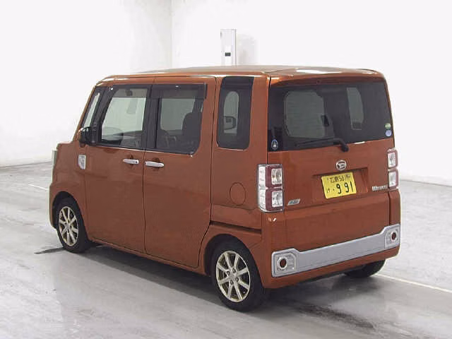 DAIHATSU WAKE