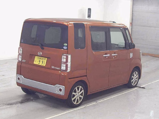 DAIHATSU WAKE
