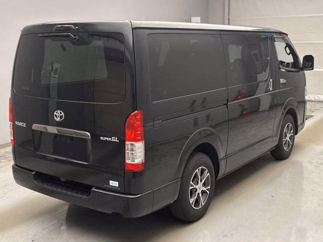 TOYOTA REGIUS ACE