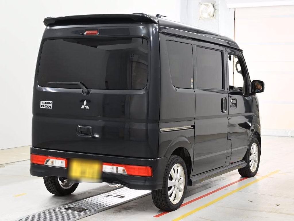 MITSUBISHI TOWN BOX