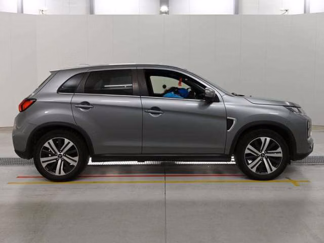 MITSUBISHI RVR