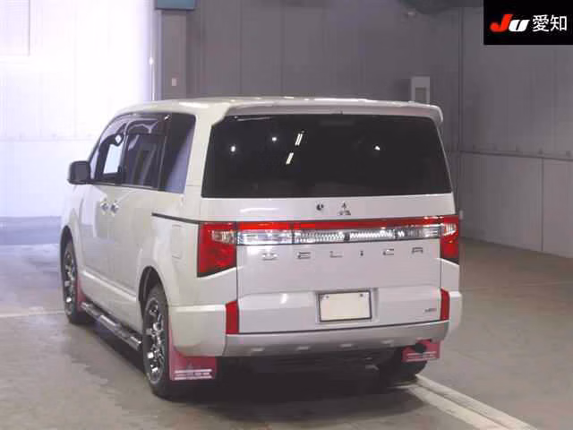 MITSUBISHI DELICA D:5
