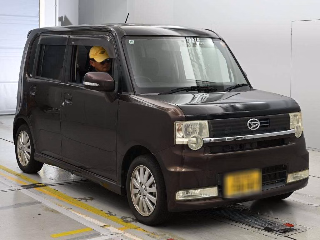 DAIHATSU MOVE CONTE