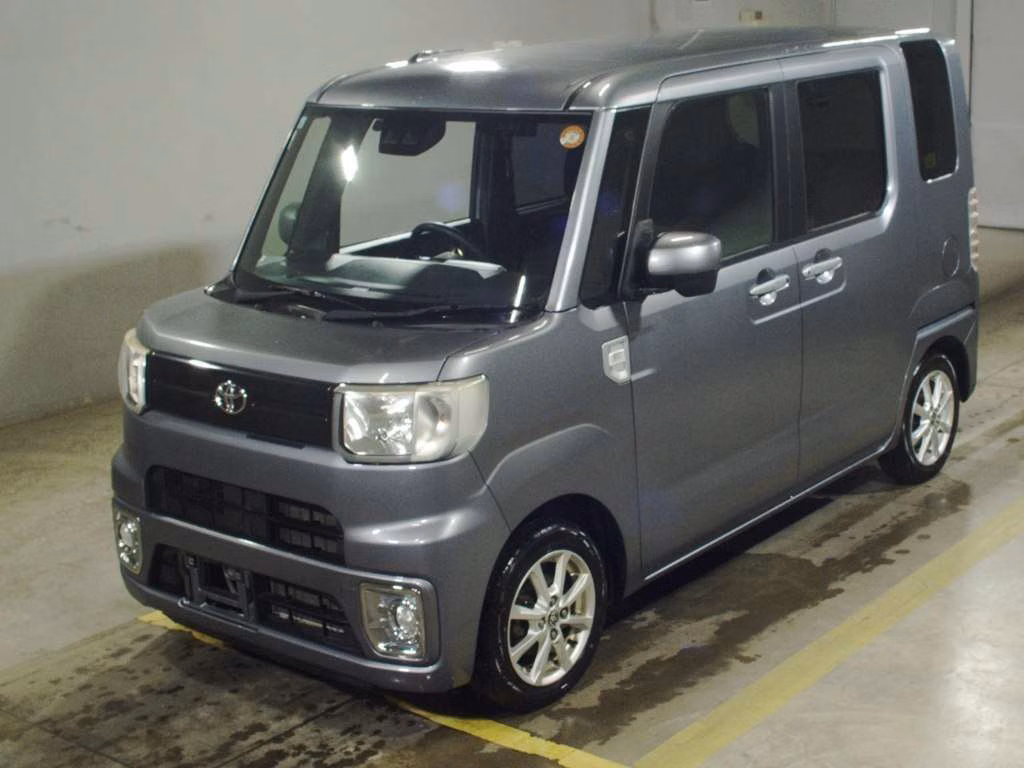 TOYOTA PIXIS MEGA