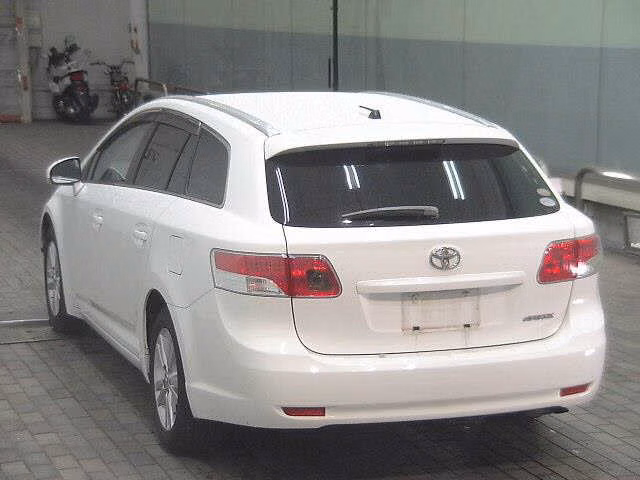 TOYOTA AVENSIS