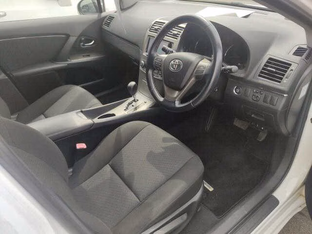 TOYOTA AVENSIS