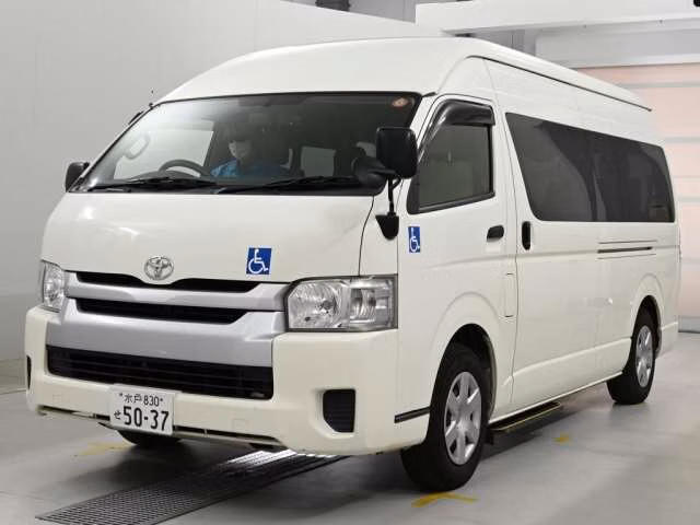 TOYOTA REGIUS ACE