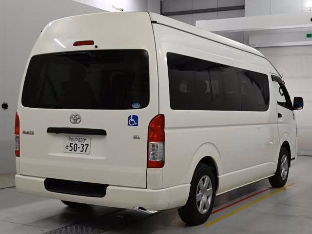 TOYOTA REGIUS ACE