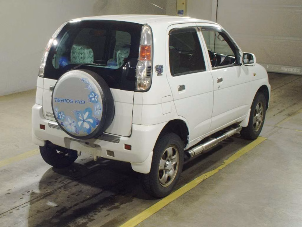 DAIHATSU TERIOS KID