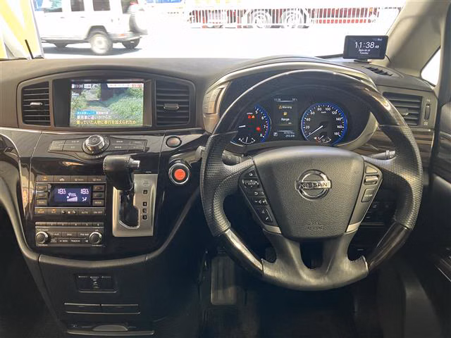 NISSAN ELGRAND