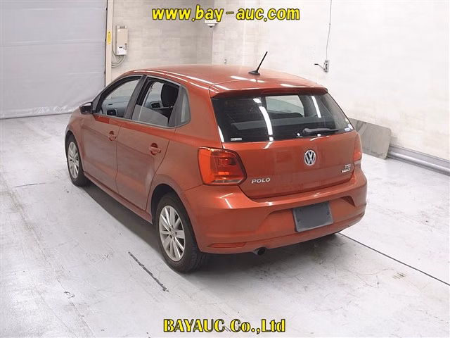 VOLKSWAGEN POLO