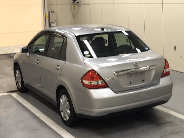 NISSAN TIIDA LATIO