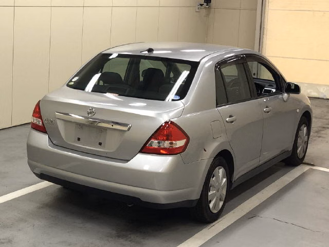 NISSAN TIIDA LATIO