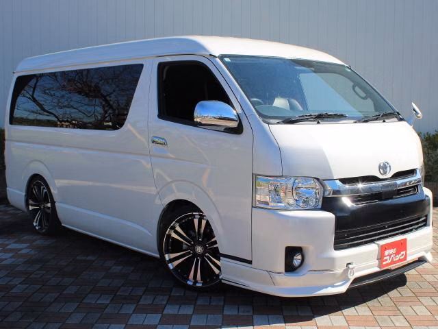 TOYOTA HIACE