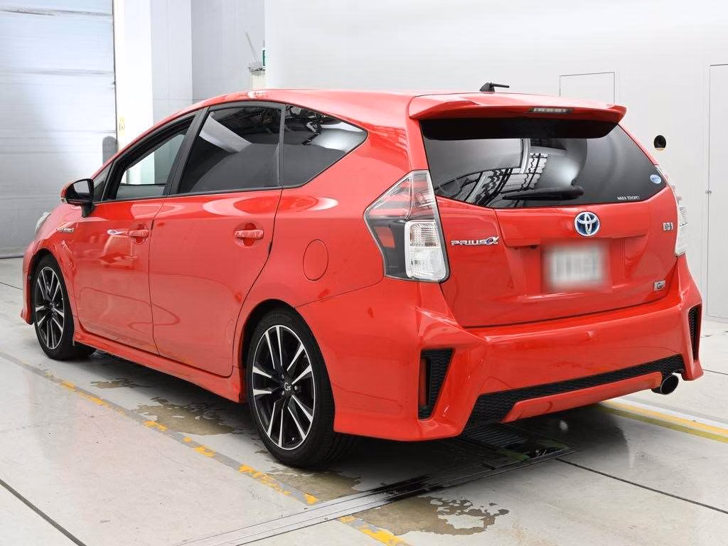 TOYOTA PRIUS ALPHA