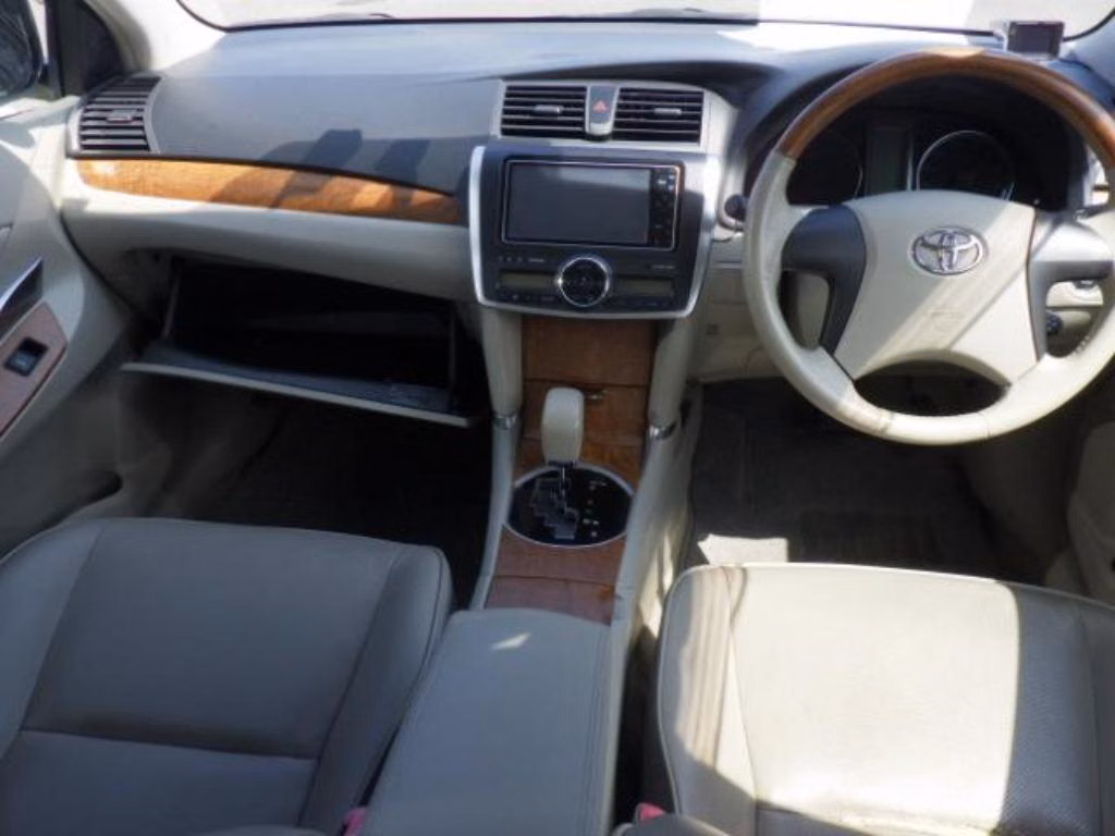 TOYOTA PREMIO