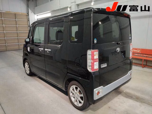TOYOTA PIXIS MEGA