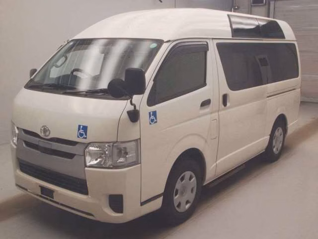 TOYOTA REGIUS ACE