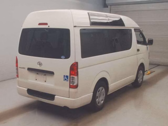 TOYOTA REGIUS ACE